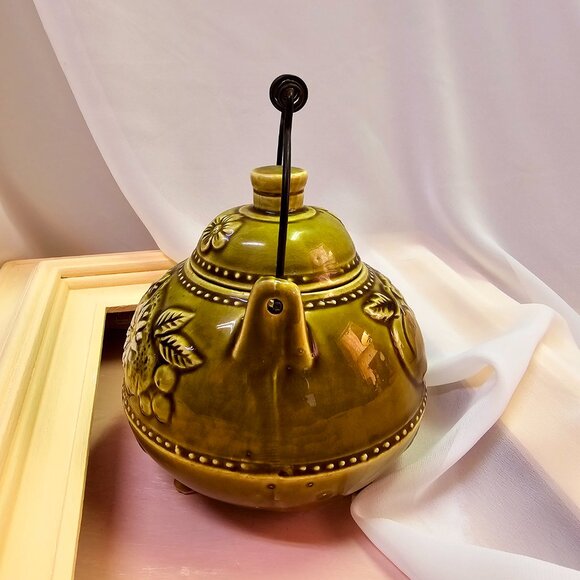 Royal Sealy Ceramic Teapot with Fruits & Flowers, Autumn Themed, Vintage - Picture 4 of 7